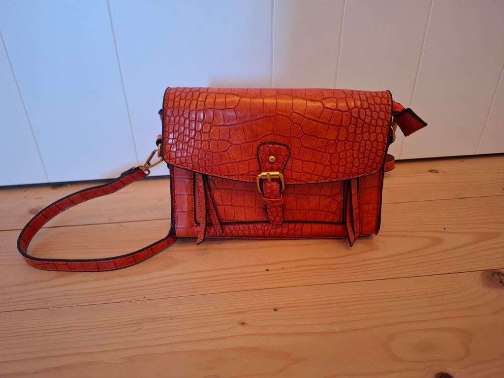Sac à main Giuliano orange, Bijoux, Sacs & Beauté, Sacs | Sacs Femme, Sac à main, Orange, Enlèvement ou Envoi