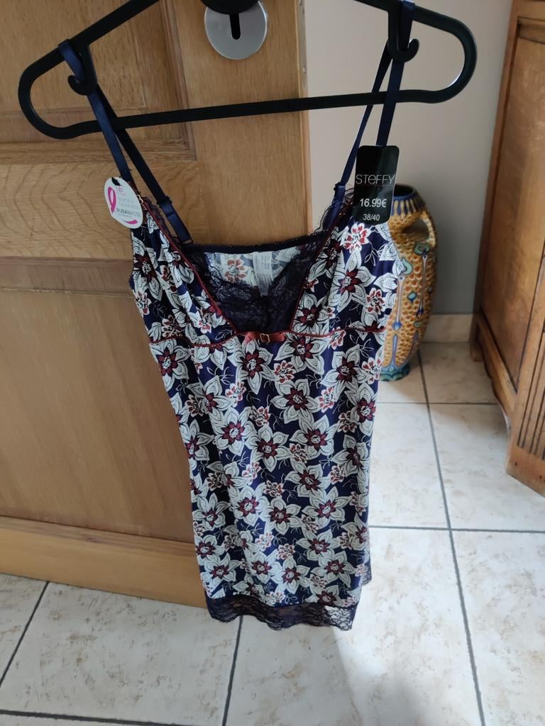 Nuisette Steffy neuve Taille 38-40, Enlèvement ou Envoi