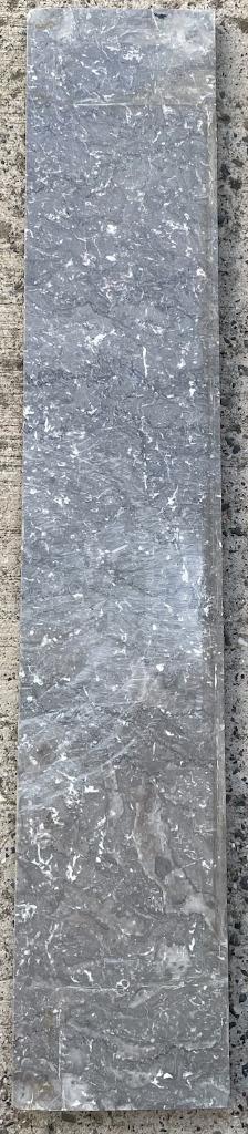 2 Marmeren venstertabletten, Bricolage & Construction, Plinthes & Finitions, Utilisé, Rebords de fenêtre, Pierre de taille, 100 à 150 cm