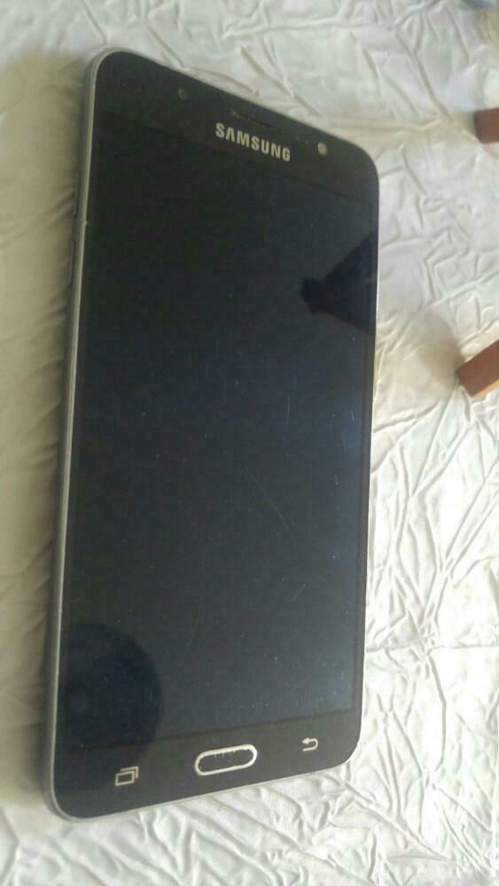 Gsm Smartphone Samsung Galaxy j7 2016 pour pièces, Telecommunicatie, Ophalen of Verzenden, Gebruikt, Samsung