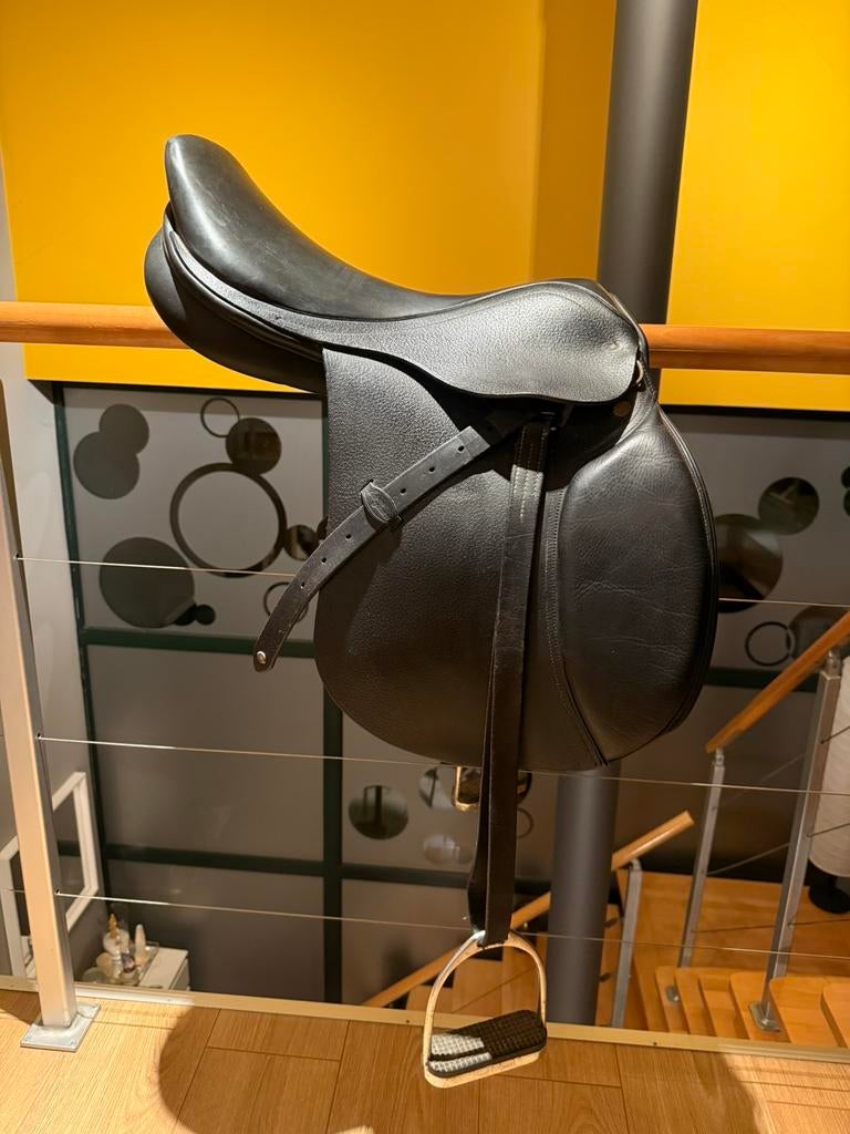 Selle mixte Eric Thomas Saumur 18 pouces, Enlèvement ou Envoi, Utilisé, Obstacle