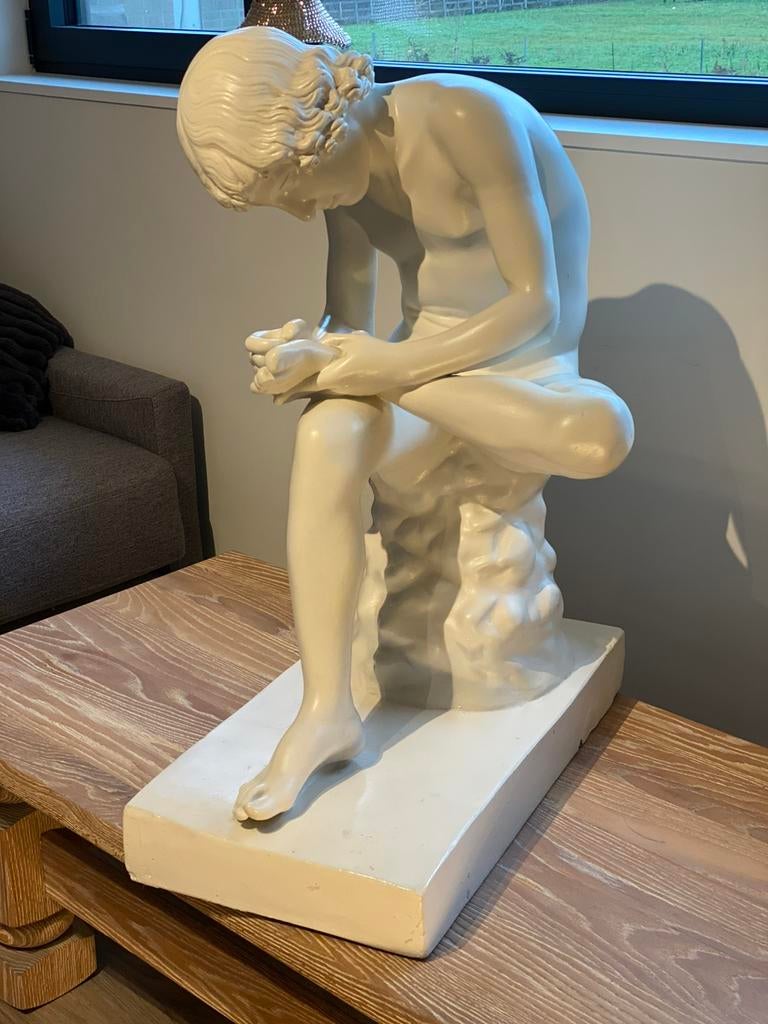 Jongen met doorn - levensgroot beeld - doorntrekker, Antiek en Kunst, Ophalen