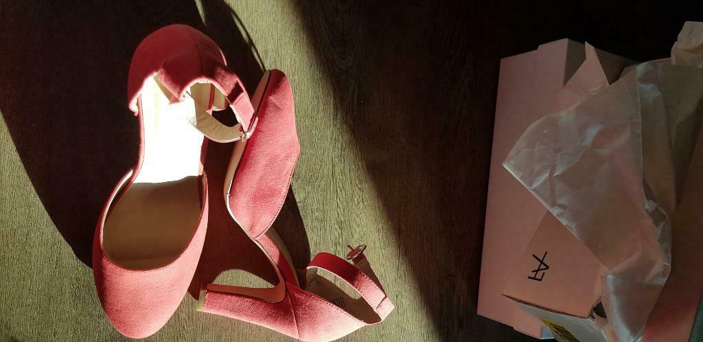 Pumps M 39, Nieuw, Ophalen of Verzenden, Rood, Pumps