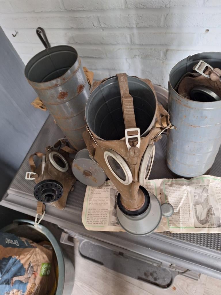 Gasmaskers L.702 ,, Ophalen, Zo goed als nieuw