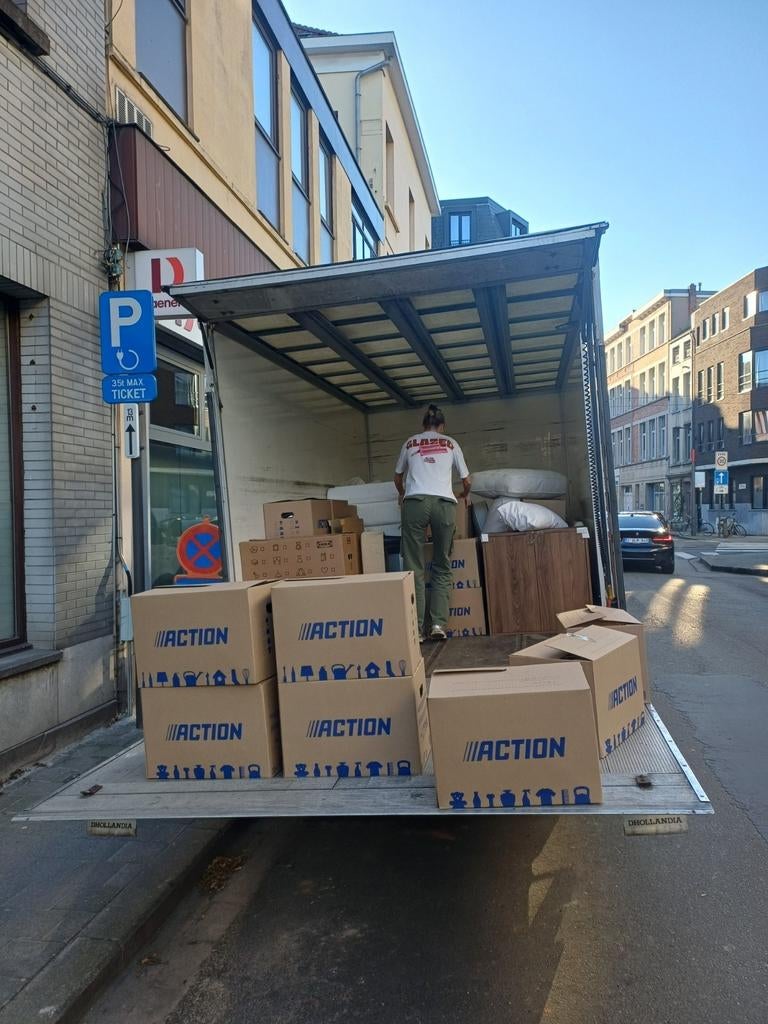 Verhuiswagen & Ladderlift Te Huur Antwerp 7/7 Feestdagen ook