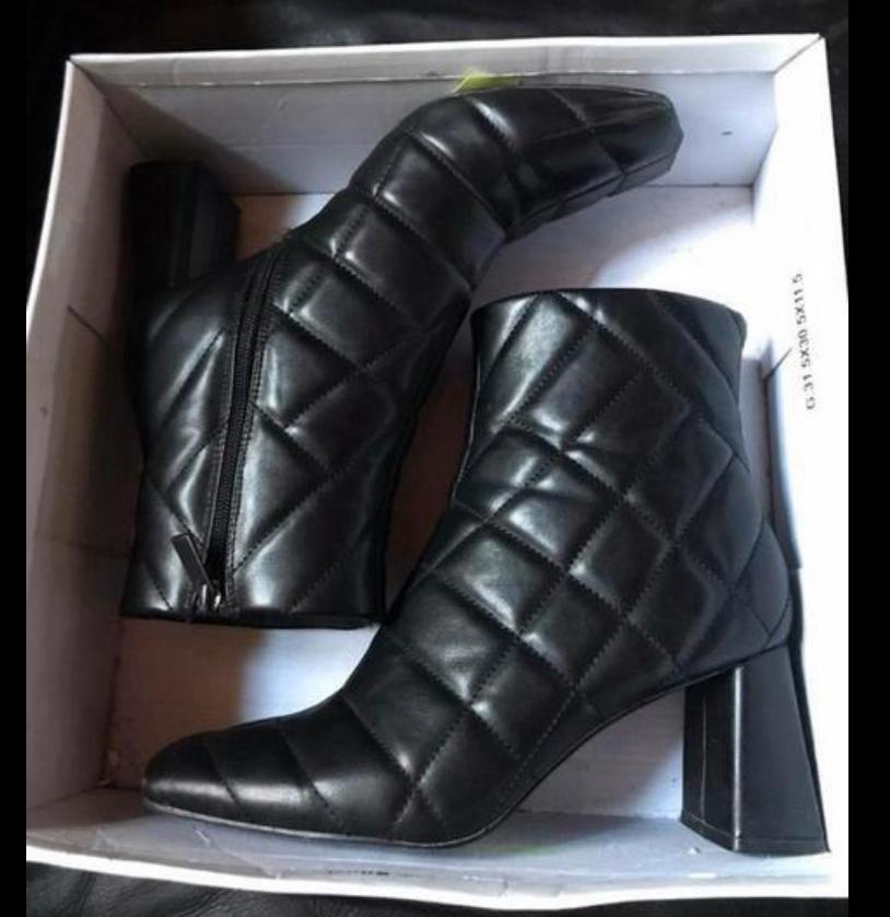 Prachtige Stradivarius botjes maat 39, Kleding | Dames, Schoenen, Ophalen, Zo goed als nieuw