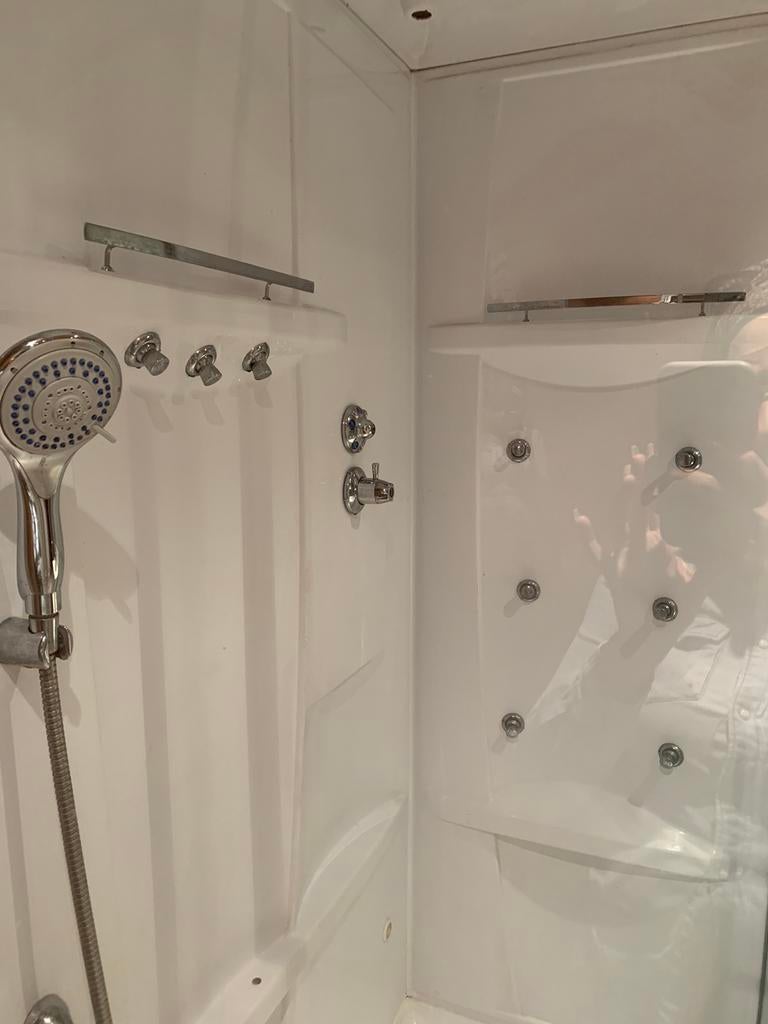 Cabine de douche 2personnes fonction hammam et hydro-jets, Utilisé