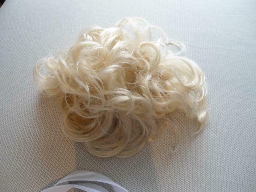 pruik Marilyn Monroe Nieuwstaat, Hobby en Vrije tijd, Feestartikelen, Ophalen of Verzenden, Nieuw, Hoed of Pruik