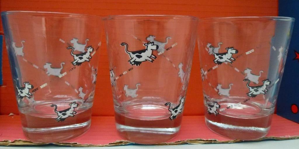 verre MILK  vaches h 9,5 cm bon état, Collections, Enlèvement ou Envoi, Utilisé, Verre à soda