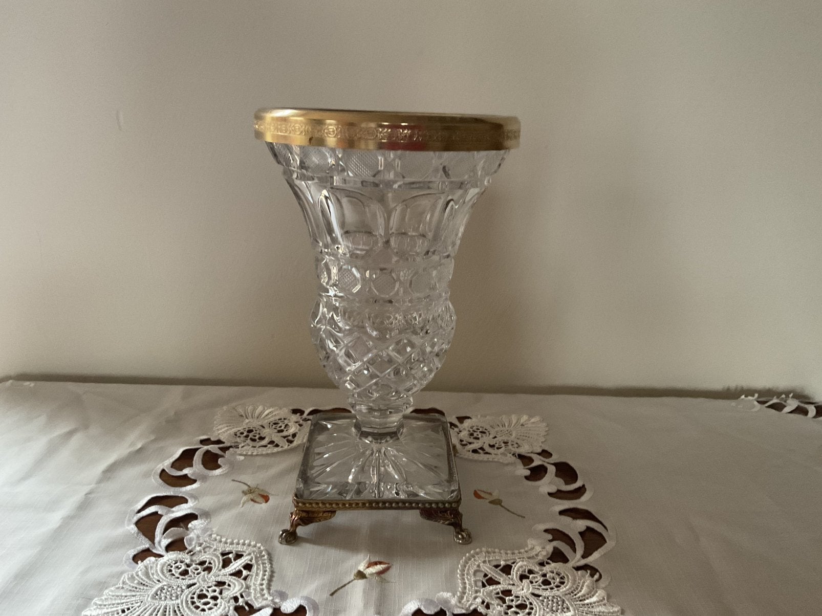 Luxuieuze kristallen vaas met goudkleurige afwerking, Antiek en Kunst, Ophalen