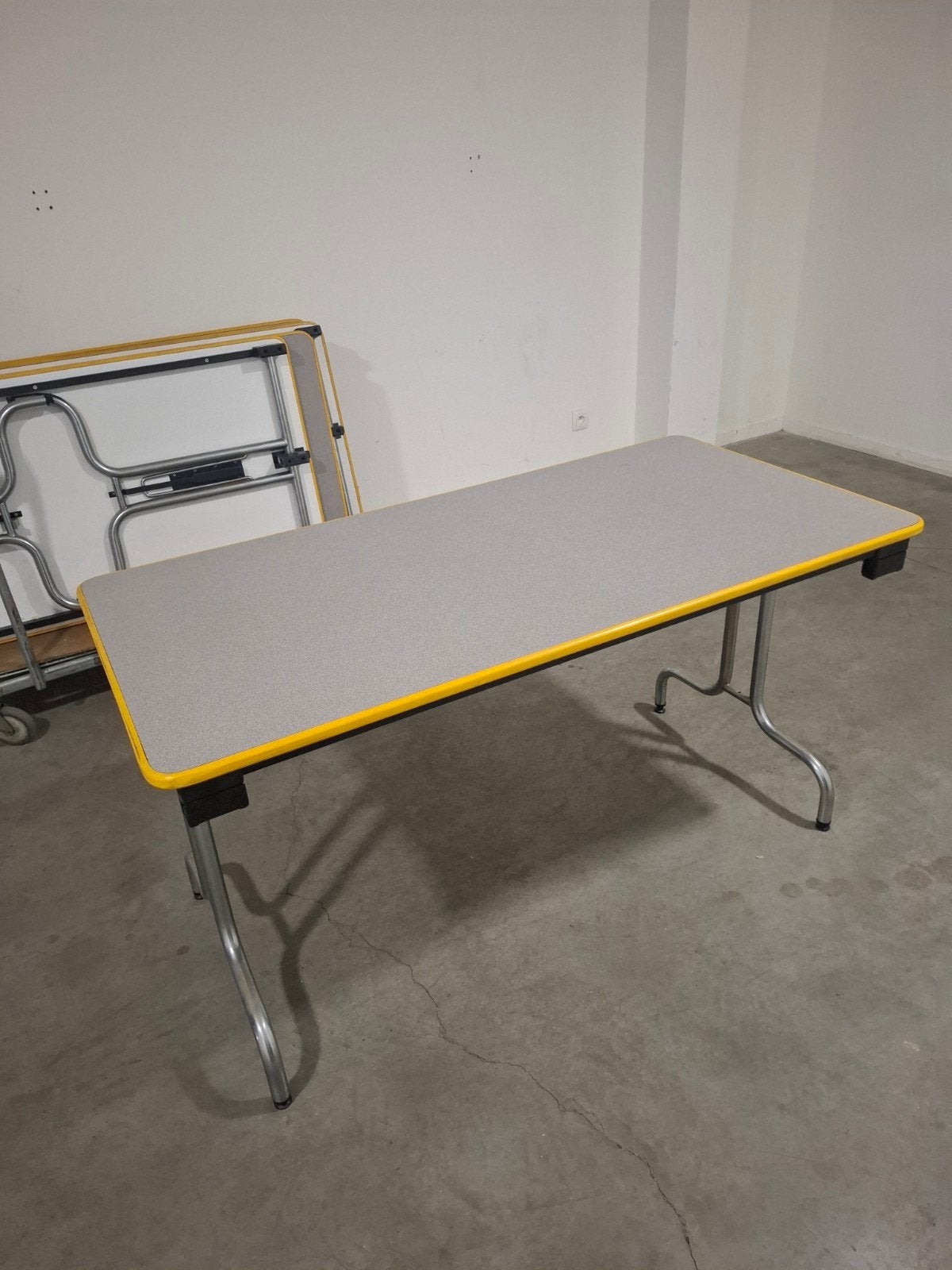 Tables pliantes professionnels, Enlèvement ou Envoi