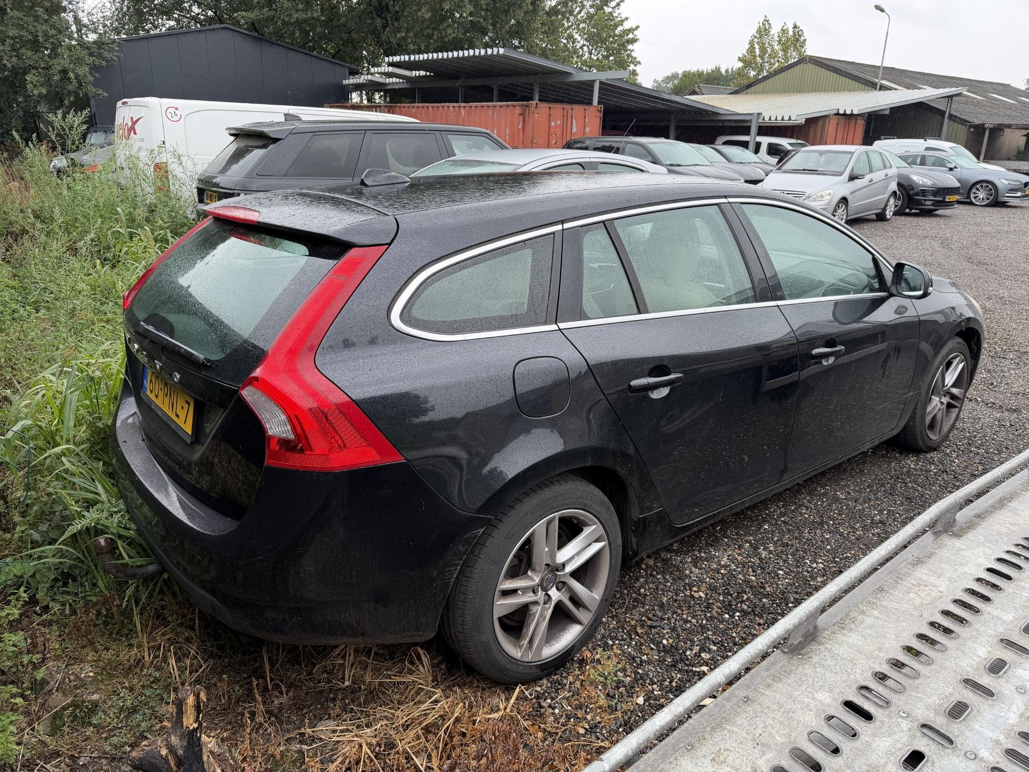 Volvo V60 1.6 T3 Momentum MOTOR DEFECT |, Voorwielaandrijving, 110 kW, 4 cilinders, Leder en Stof