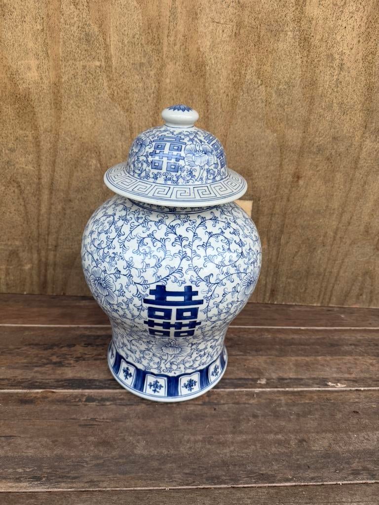 Grote Chinese blauw-witte porseleinen vaas, Ophalen
