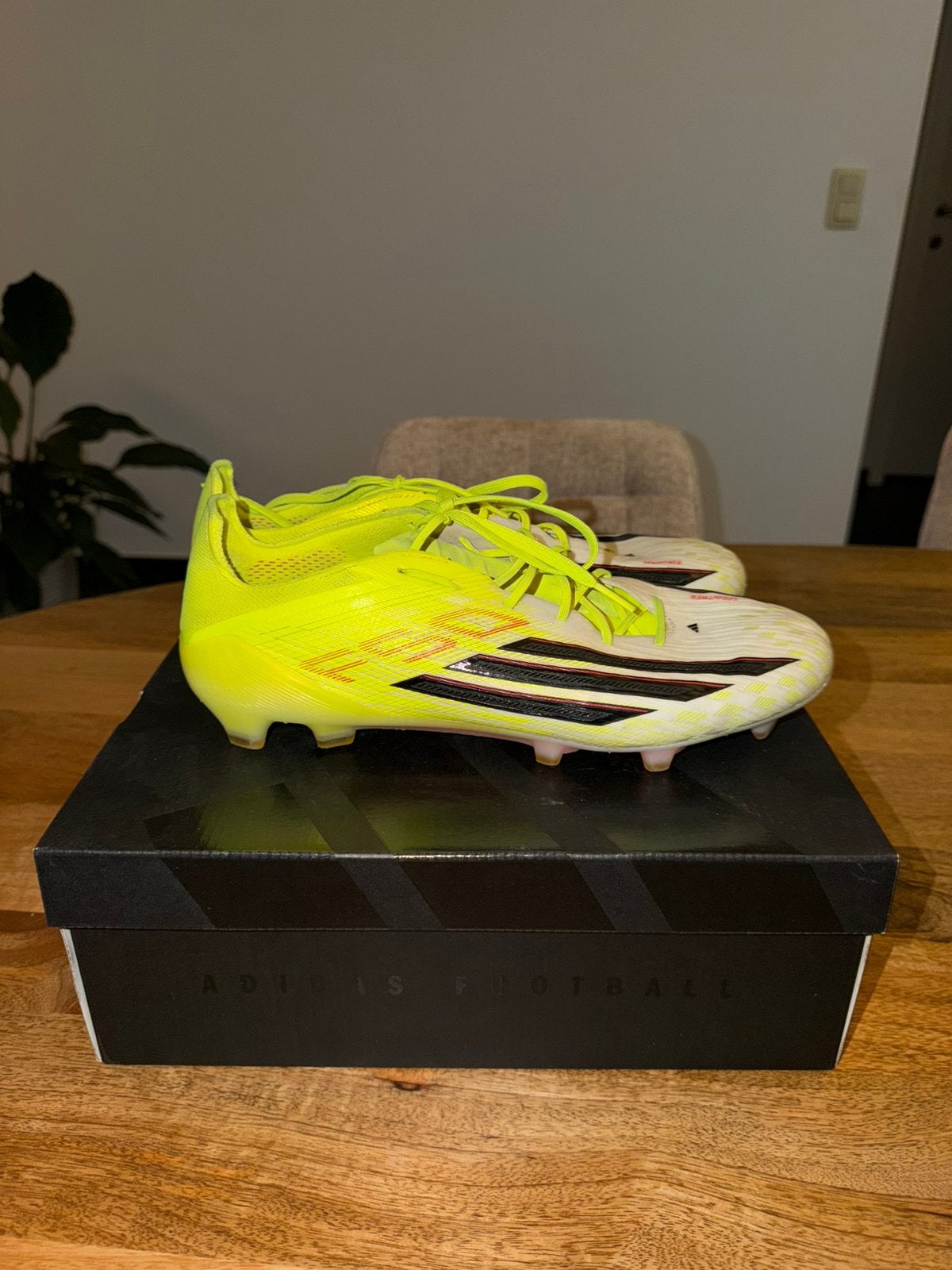 Adidas F50 Voetbalschoenen, Sports & Fitness, Football, Enlèvement ou Envoi, Comme neuf, Chaussures