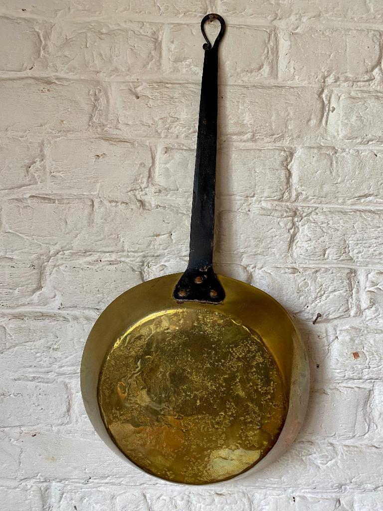 Gehamerde koperen pan voor decor, Antiek en Kunst, Ophalen of Verzenden, Koper