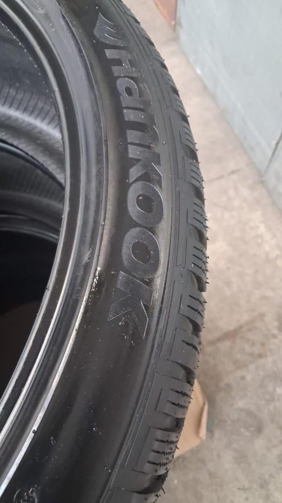 PNEUS HIVER HANKOOK- 295/35R23 108W// 2 à 50€, Autos : Pièces & Accessoires, Pneus & Jantes, Neuf, Pneus hiver, Enlèvement ou Envoi