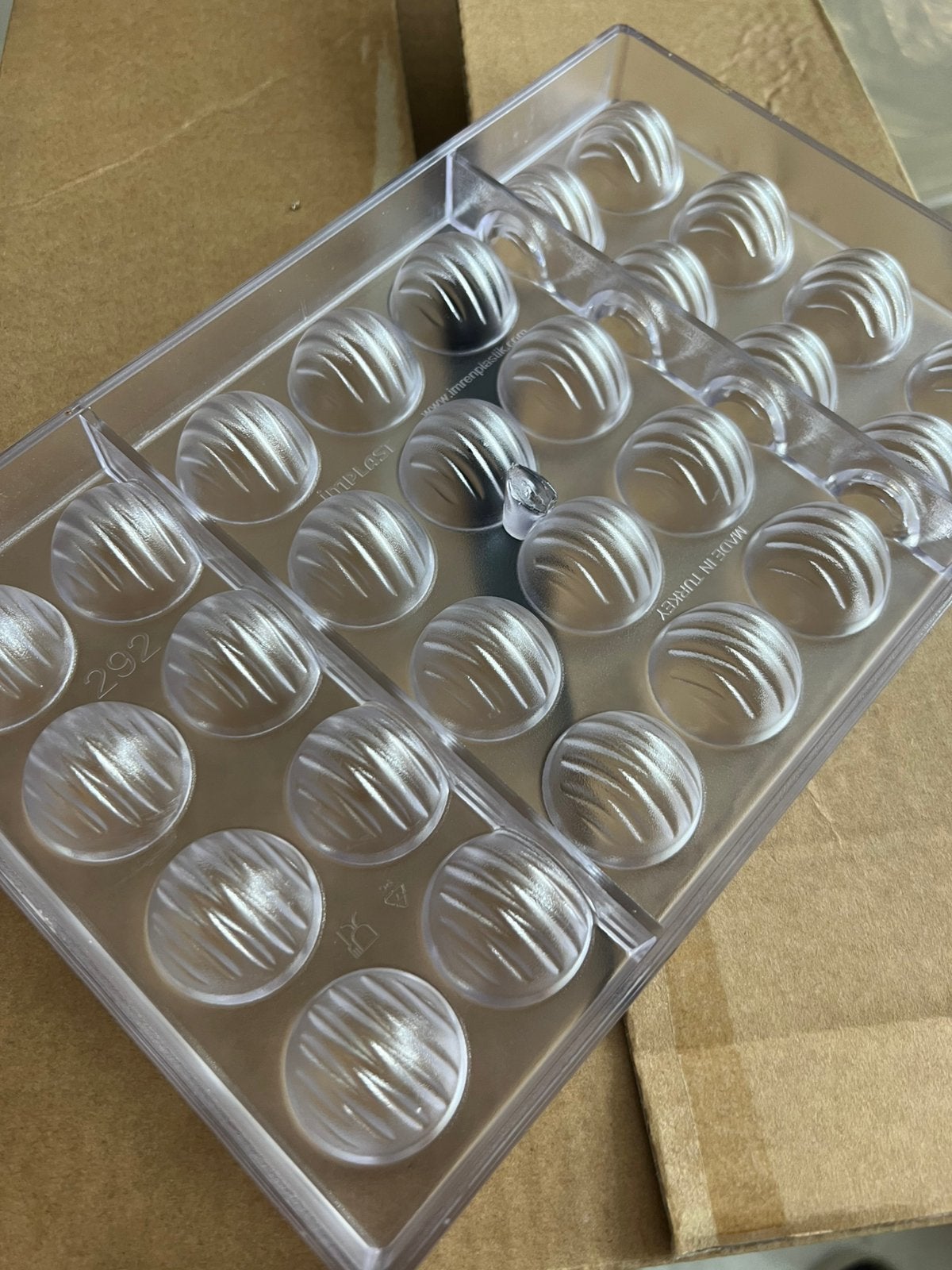Nieuwe chocolade vormen, Ophalen, Nieuw