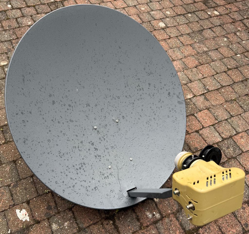 parabole acier  ovale professionnelle 90x80cm, TV, Hi-fi & Vidéo, Antennes paroboliques, Comme neuf, Antenne (parabolique), Enlèvement