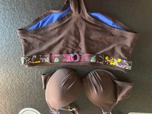 Mooie bruine bikini Livera maat 38-40, Kleding | Dames, Badmode en Zwemkleding, Ophalen of Verzenden, Bikini