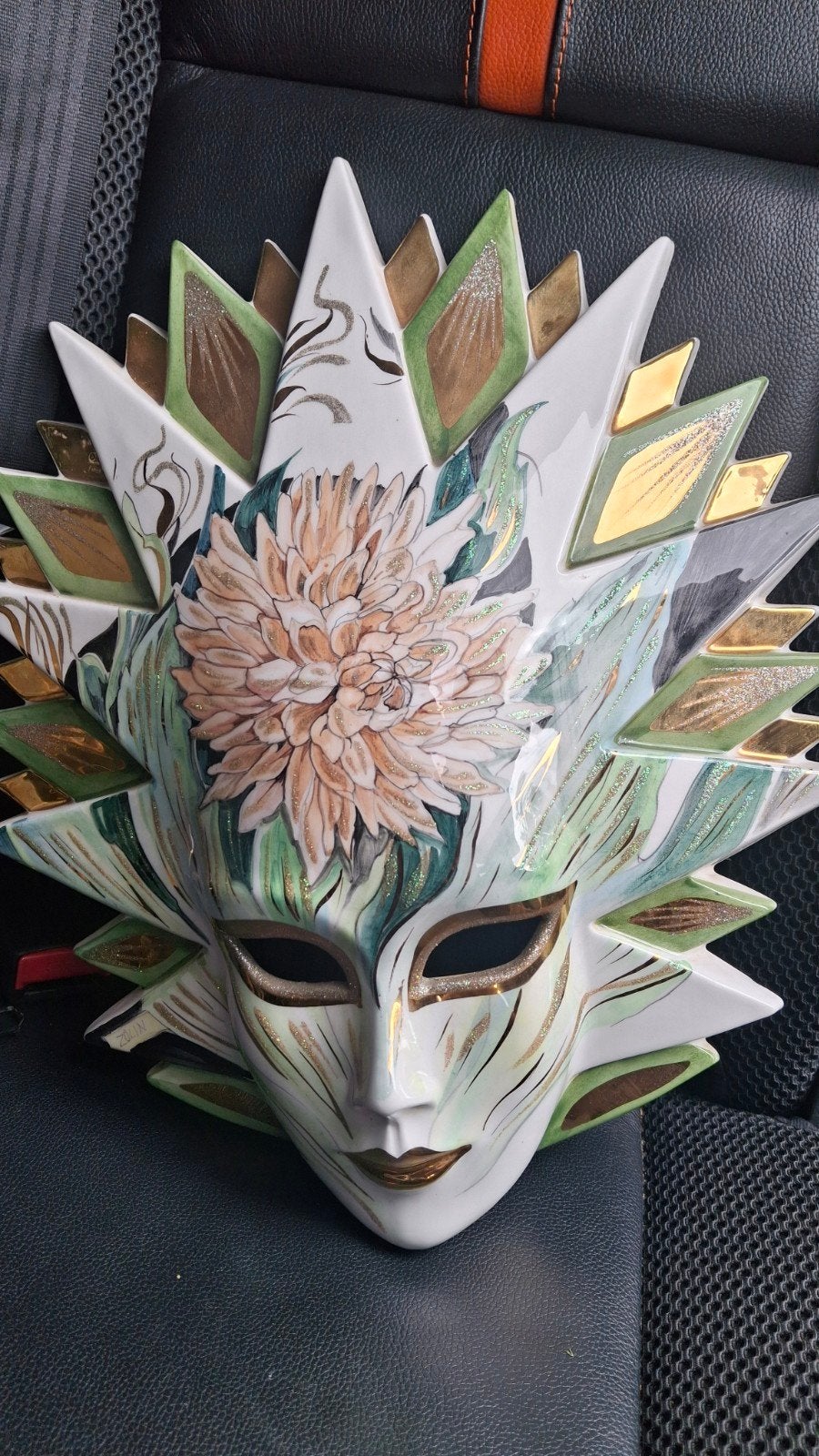 venetiaans masker, Ophalen