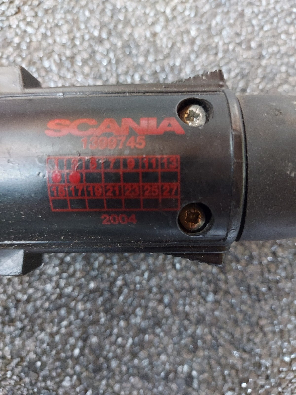 Scania stekker tussen trekker en opligger, Ophalen