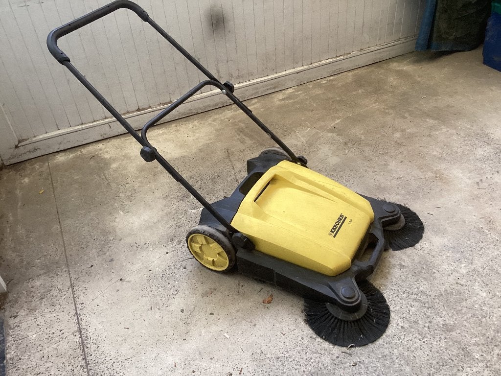 Balayeuse automatique KARCHER, Enlèvement, Utilisé, Kärcher