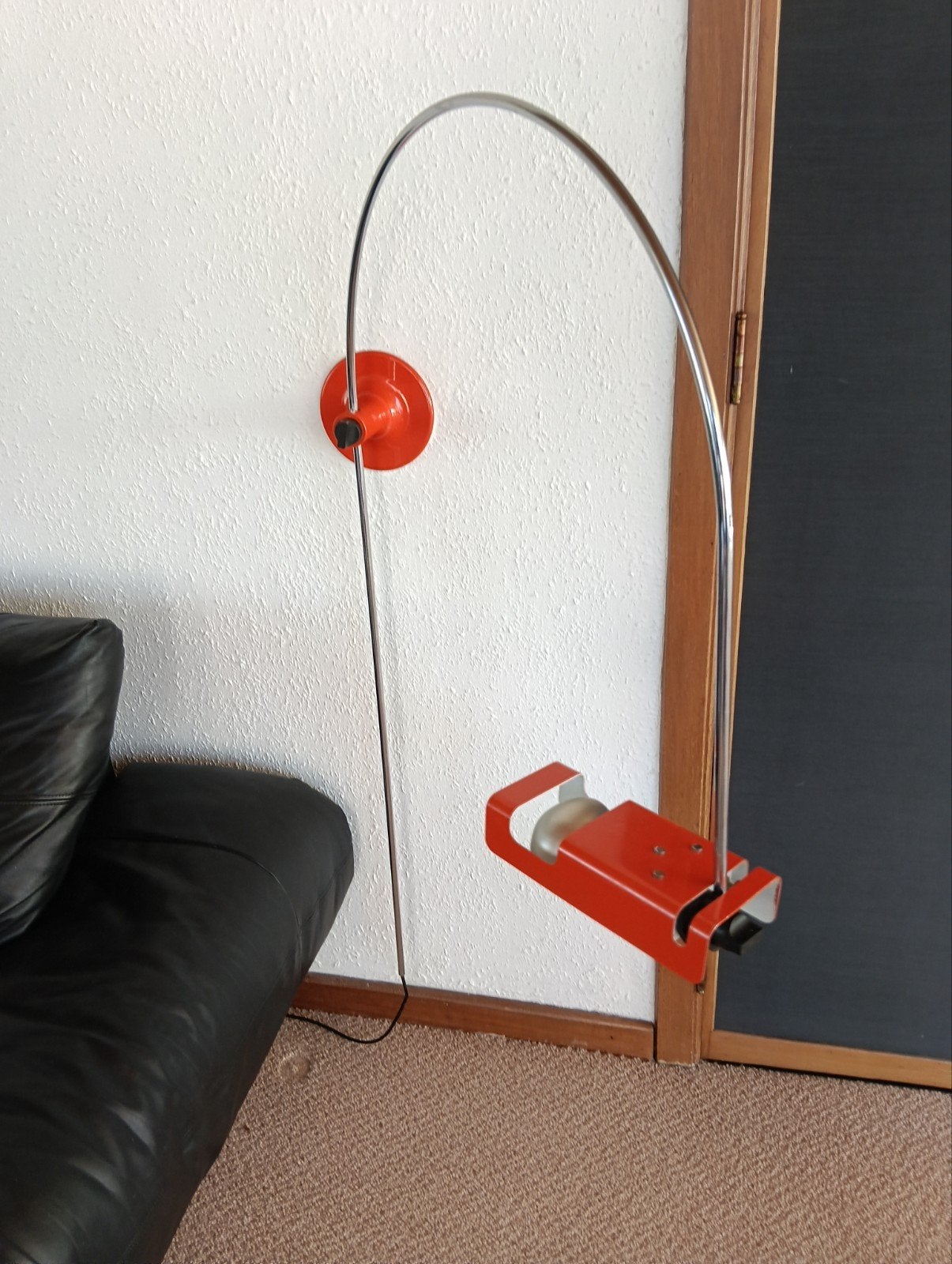 Lampe à arc en forme d'araignée Joe Colombo, Enlèvement