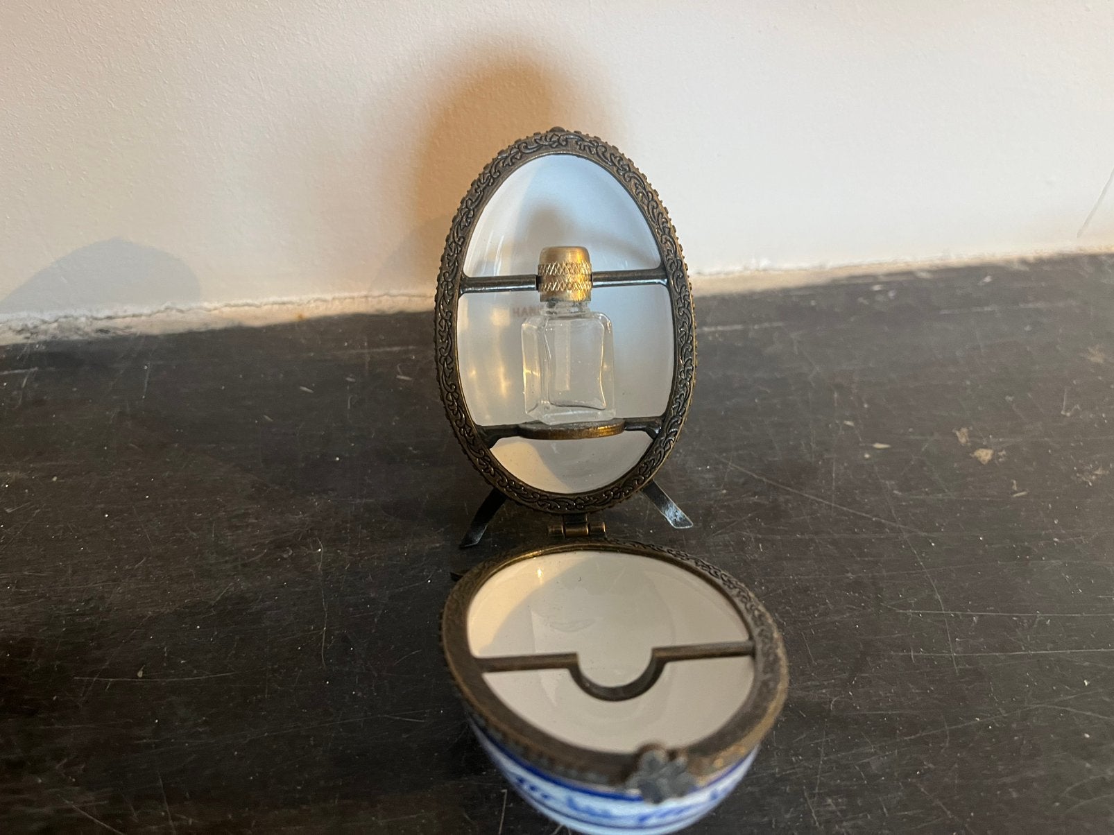 Magnifie boite a parfum en porcelaine de Limoge, Enlèvement ou Envoi