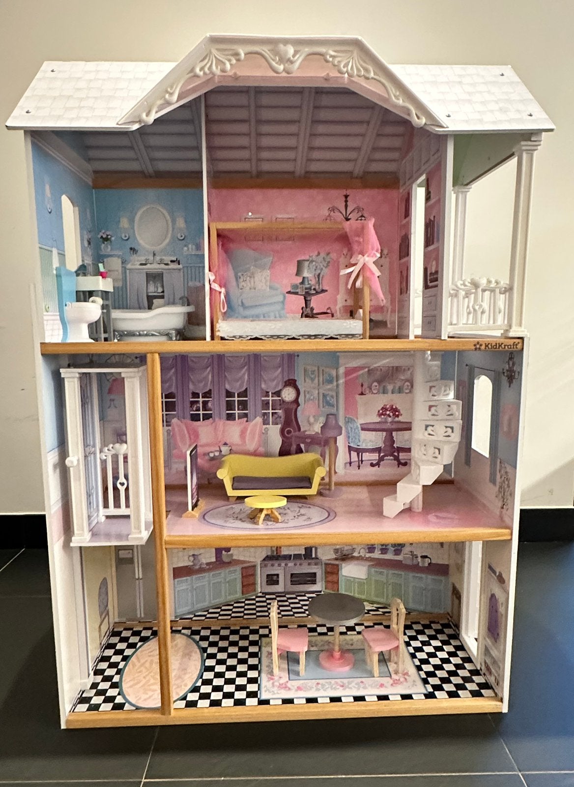 Grande maison Barbie en bois avec mobilier, Enlèvement, Comme neuf