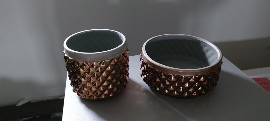 2 pots (à fleurs) finis dorés neufs, Enlèvement