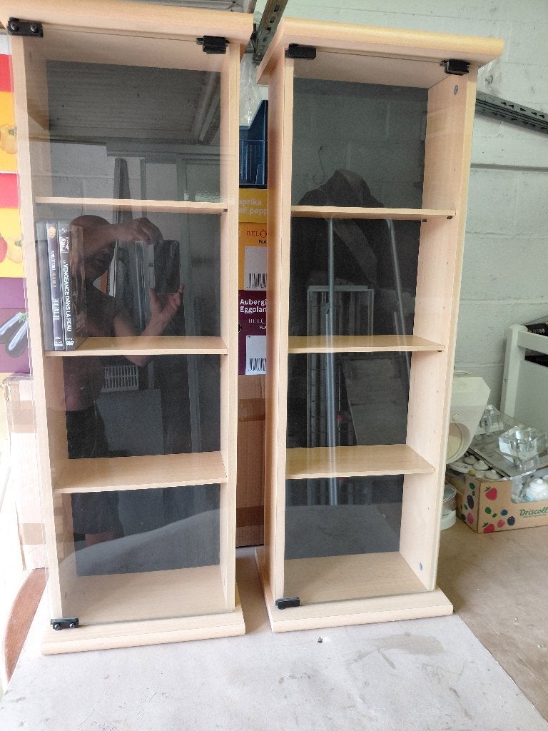 Vitrines CD/LIVRES, Maison & Meubles, Armoires | Vitrines, Avec porte(s), Moins de 25 cm, Moins de 100 cm, Comme neuf