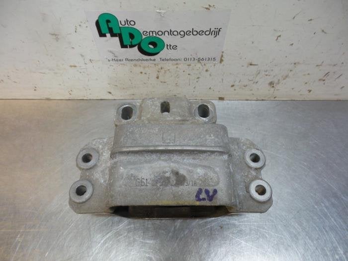 Support moteur d'un Volkswagen Caddy (Caddy 04-), Volkswagen, -, 3 mois de garantie, Utilisé