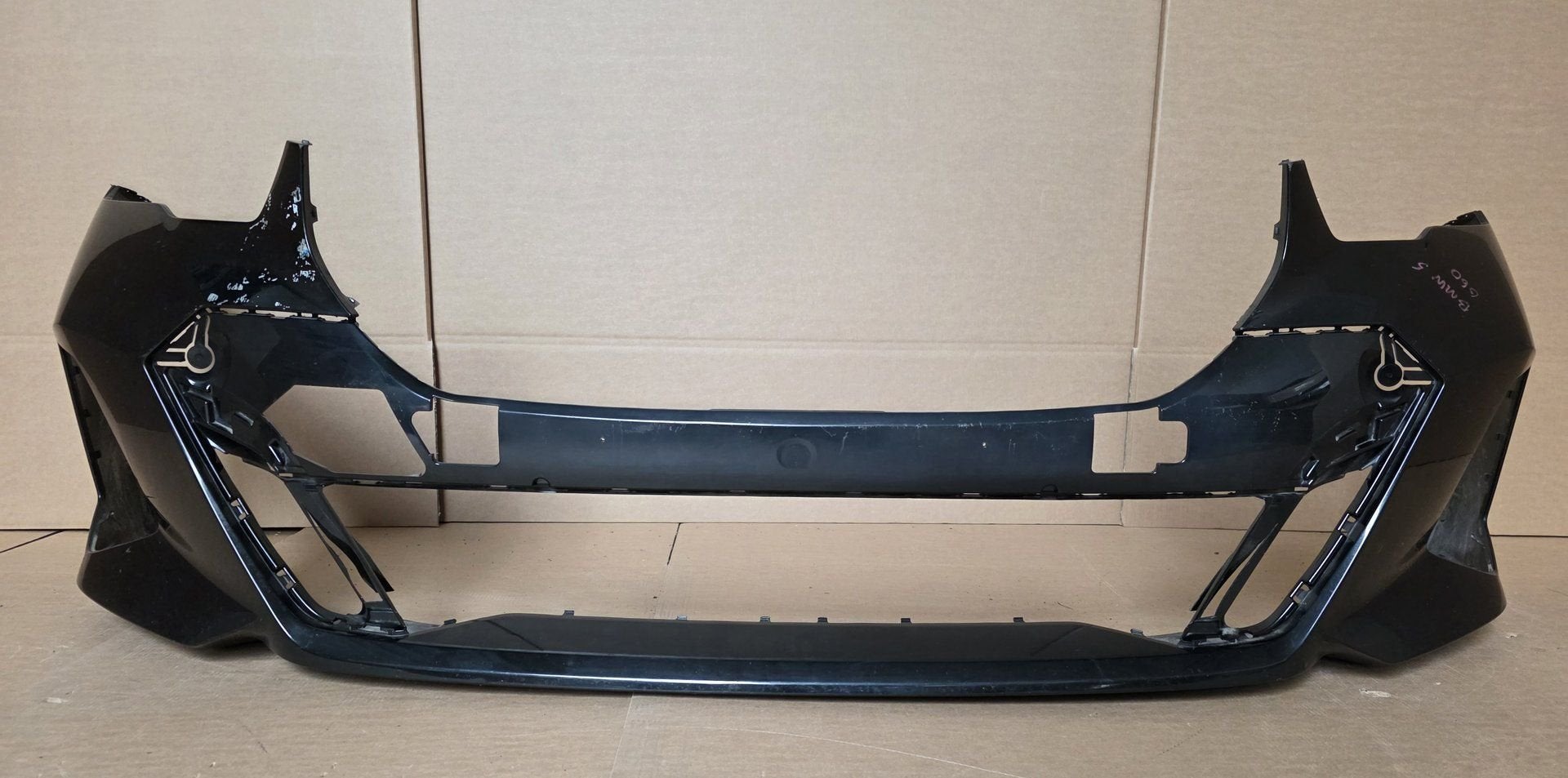 Voorbumper BMW 5 Serie G60 G61 I5 M PAKKET 6xPDC 51118084653, Gebruikt, -, Voor, Ophalen of Verzenden
