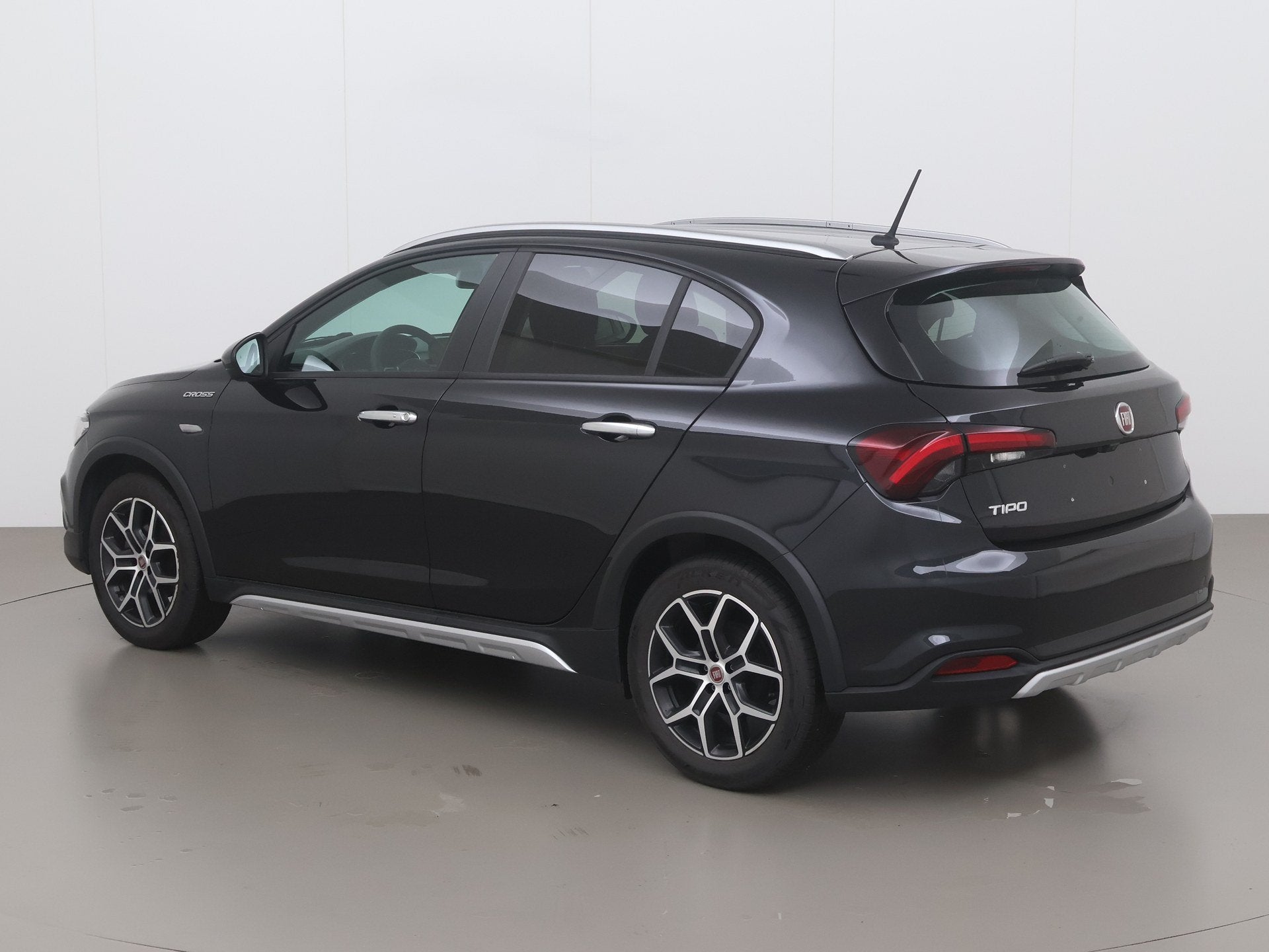 Fiat Tipo Cross firefly cross 101, Airconditioning, Zwart, Bedrijf, Handgeschakeld