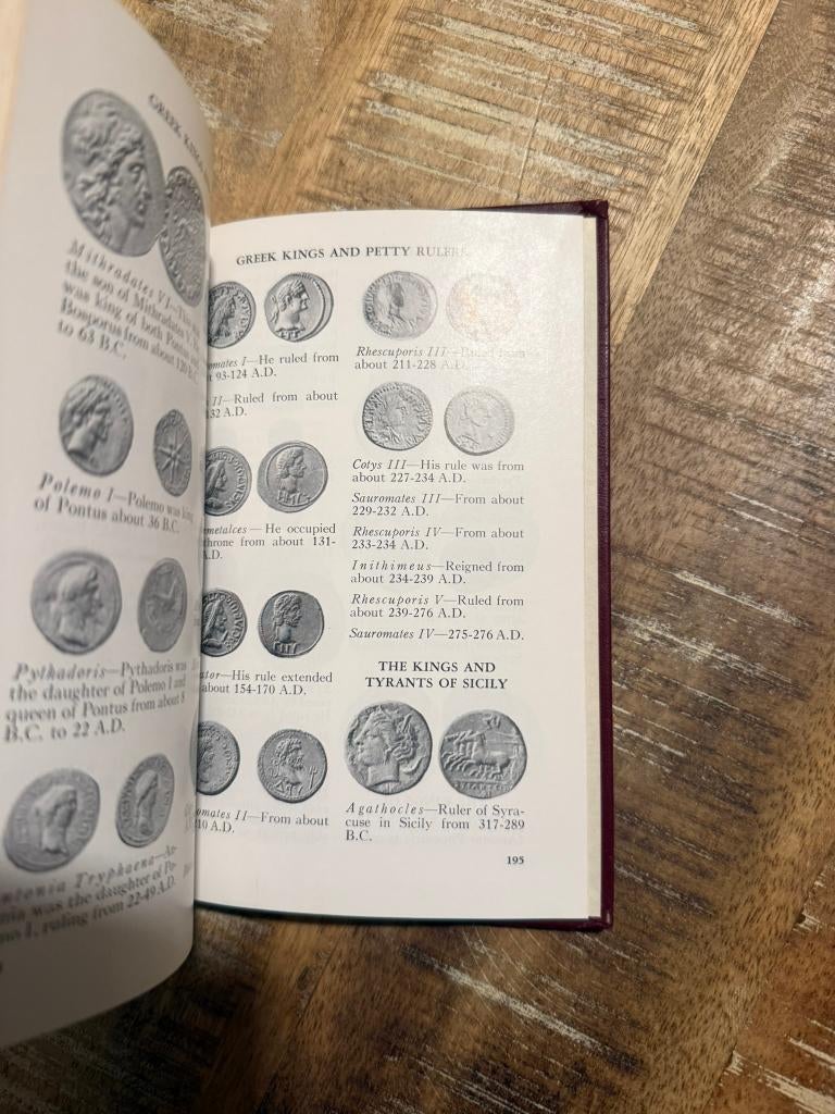 An outline of Ancient Greek Coins By Zander H. Klawans, Ophalen of Verzenden, Boek of Naslagwerk