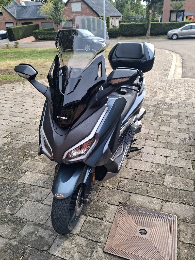 HONDA FORZA 350. Garantie jusqu'en 2029., Scooter, Occasion, Particulier, Permis Moto A2 minimum