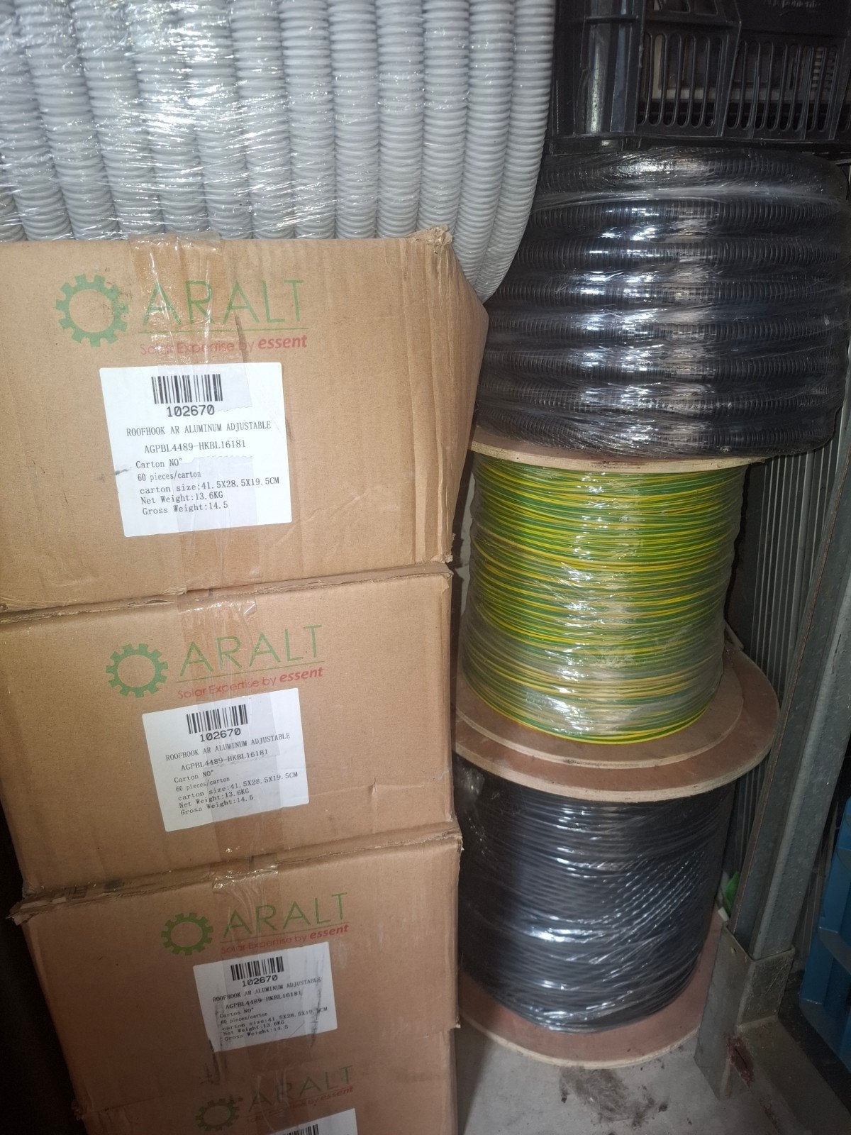 alle matriaal voor zonnepanelen te installeren, Ophalen