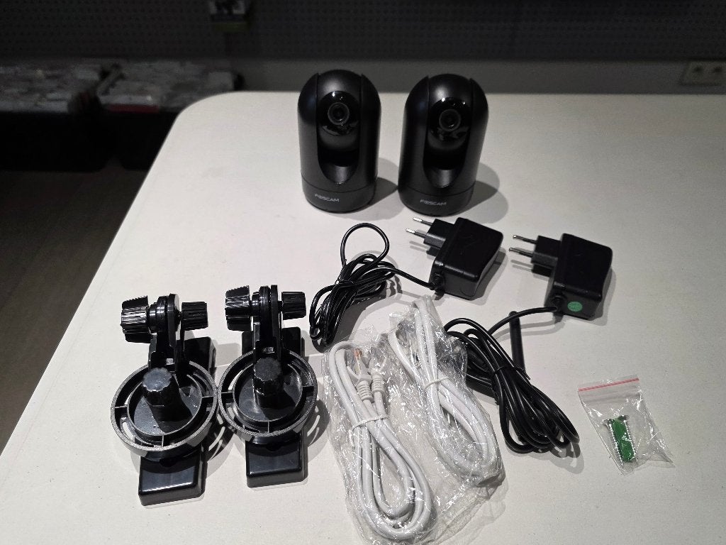 2x Foscam R4M 2K IP camera set – volledig werkend, Ophalen of Verzenden, Zo goed als nieuw, Binnencamera