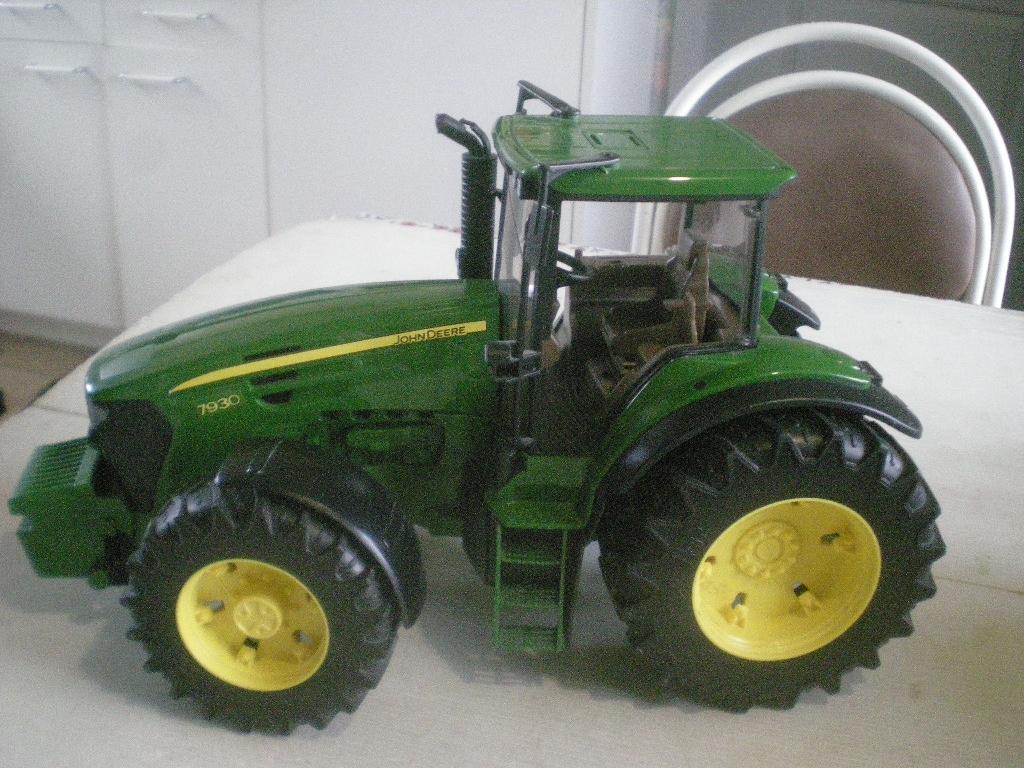 groene tractor bruder, Kinderen en Baby's, Speelgoed |Speelgoedvoertuigen, Ophalen of Verzenden, Zo goed als nieuw