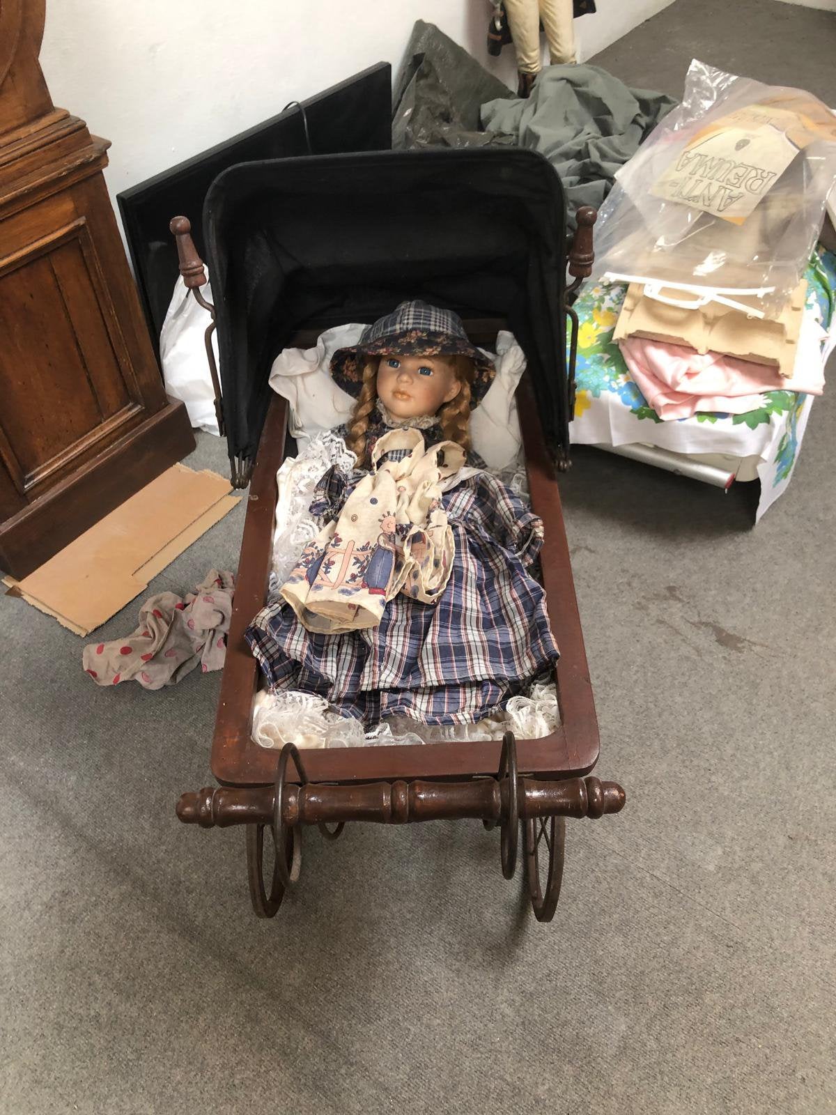 Kinderwagen met porseleinen pop, Verzamelen, Ophalen, Gebruikt, Pop
