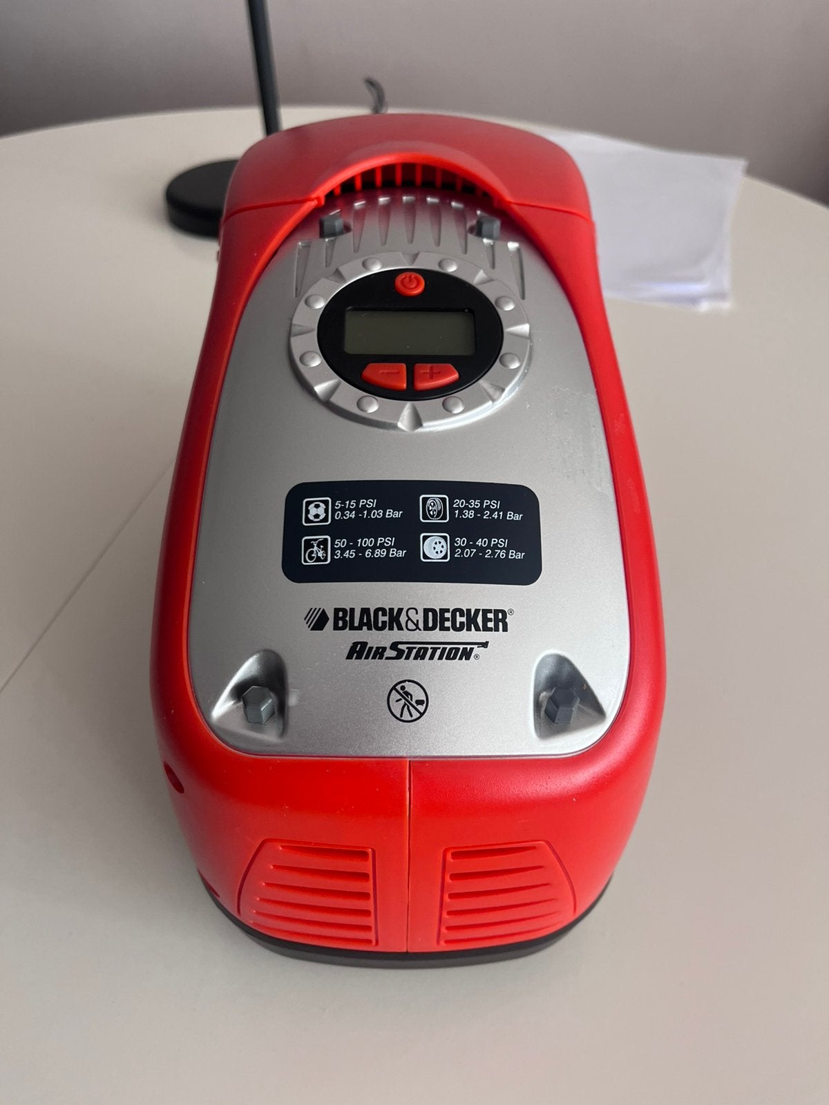 mpresseur Black & Decker ASI300 AirStation 160 PSI – 12V/230, Enlèvement ou Envoi, Comme neuf
