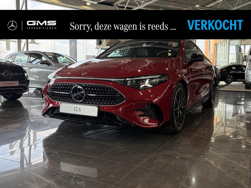 Mercedes-Benz CLA 180 140 Years Edition, Auto's, Stof, Zwart, 4 cilinders, 136 pk