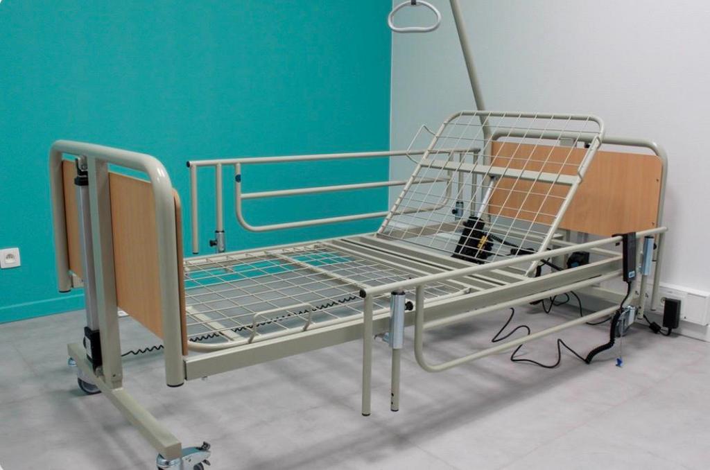 Ziekenhuisbed, Huis en Inrichting, Slaapkamer | Bedden, Ophalen, Zo goed als nieuw