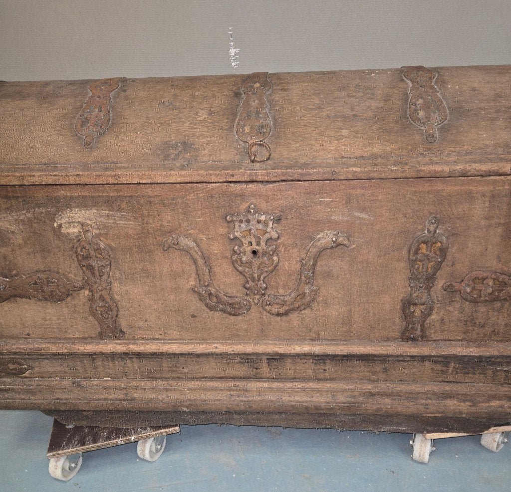 Ancien coffre en chêne, Enlèvement