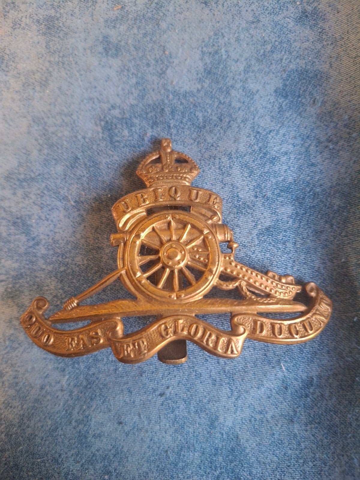 Badge de casquette, Envoi