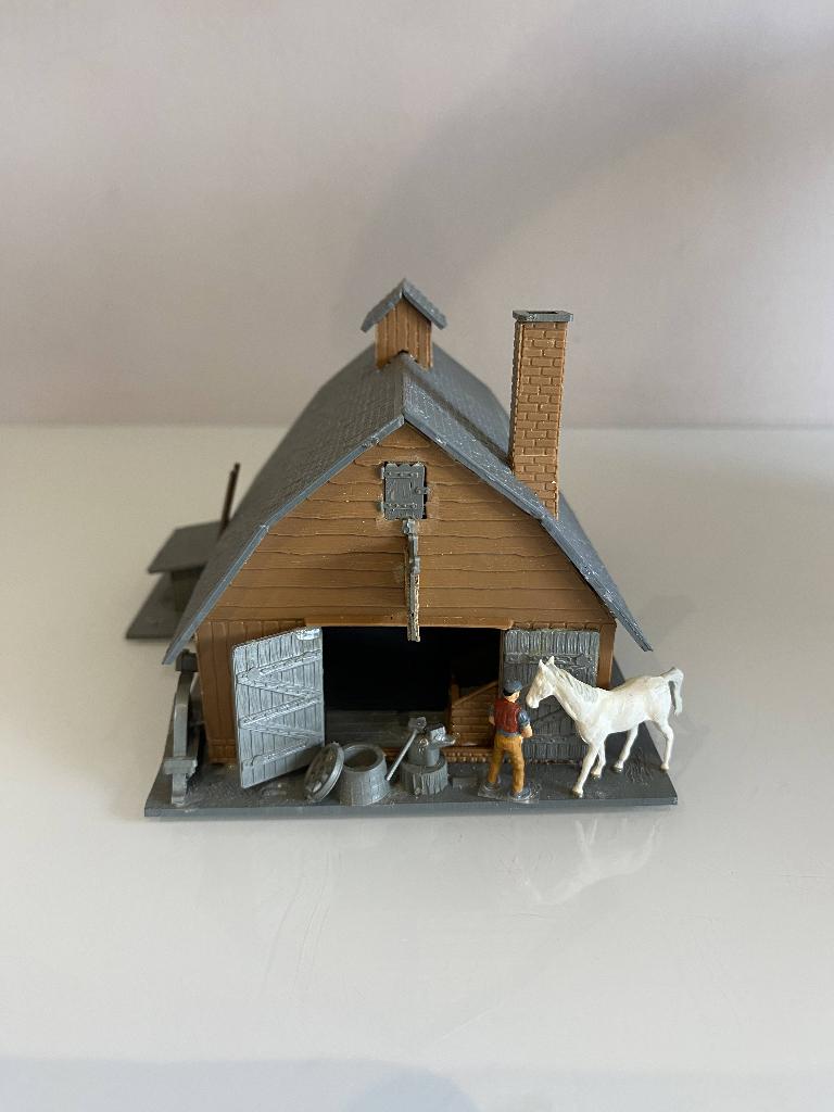 HO Pola 569 hoefsmederij (803), Hobby en Vrije tijd, Modeltreinen | H0, Overige merken, Gebruikt, Gelijkstroom of Wisselstroom