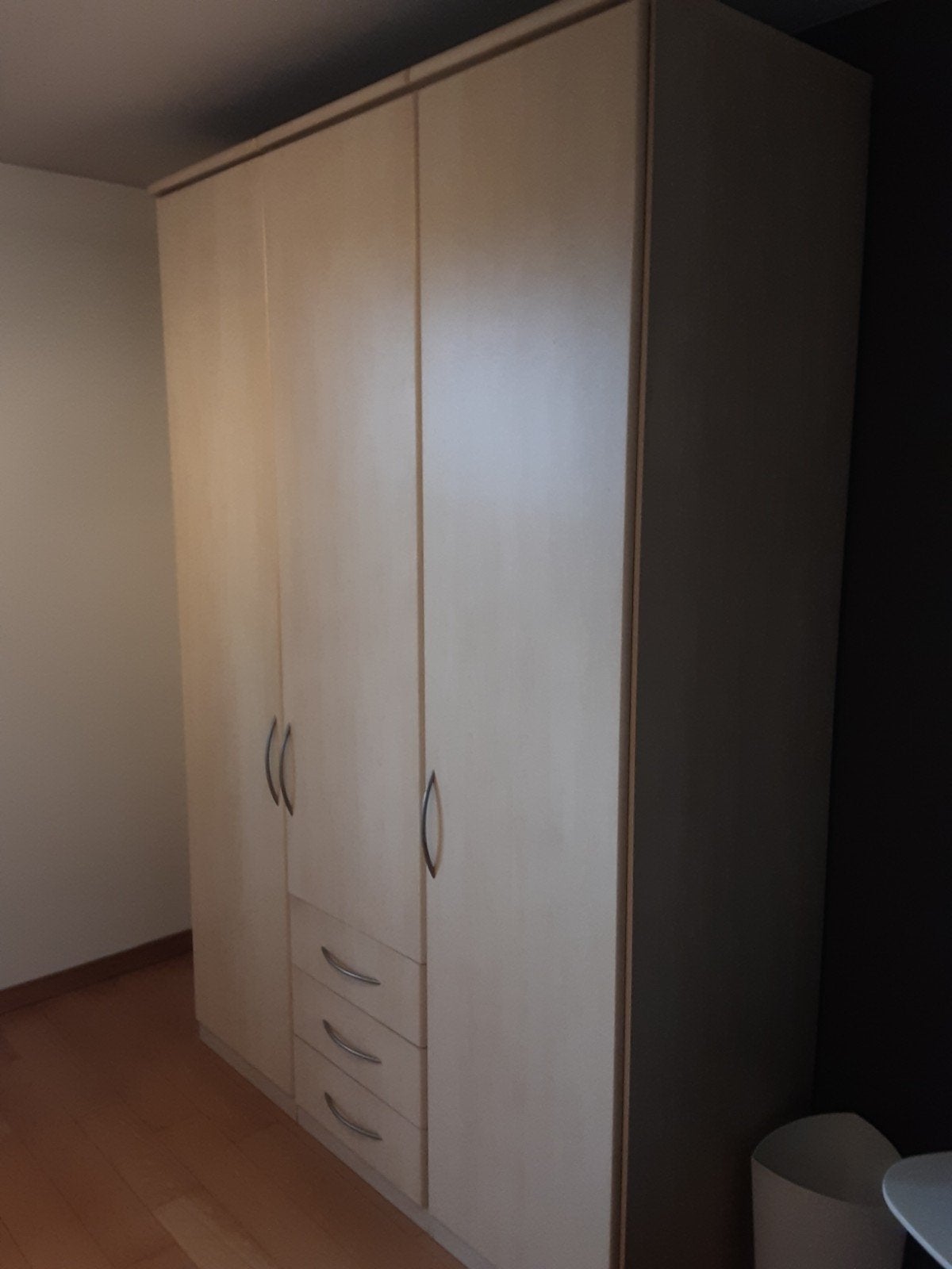 kleerkast: 225x150x64cm, Enlèvement