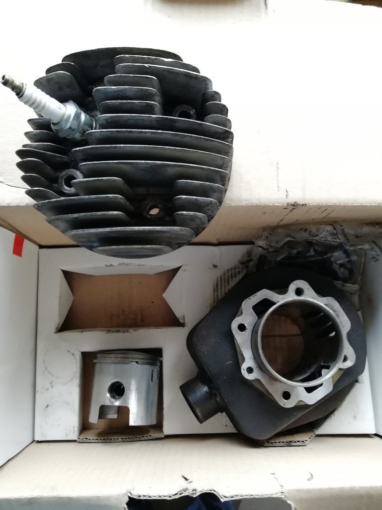 Vespa cilinder en piston, Fietsen en Brommers, Scooters | Vespa, Ophalen, Gebruikt