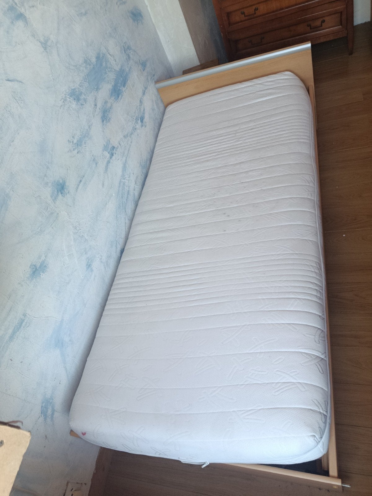 Lit Ikea 1 personne, Enlèvement