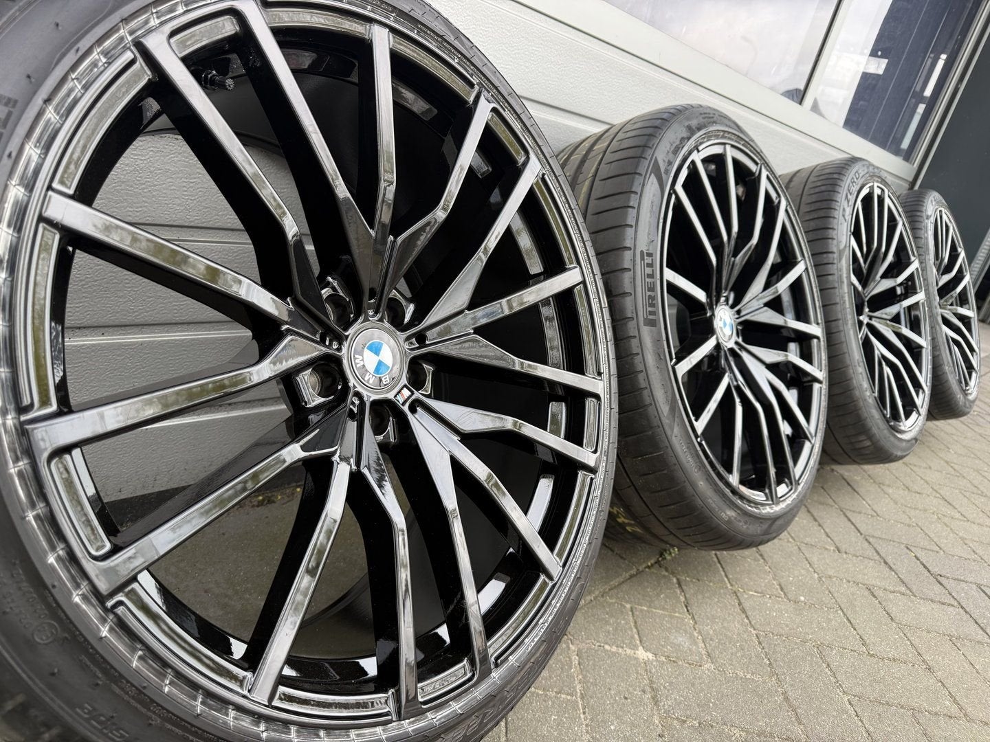 22” BMW styling 742M velgen X5 X6 G05 G06 X7 G07 ster banden, Neuf, Pneus et Jantes, Véhicule de tourisme, Pneus été